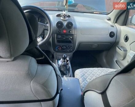 Черный Шевроле Авео, объемом двигателя 1.5 л и пробегом 220 тыс. км за 3000 $, фото 5 на Automoto.ua
