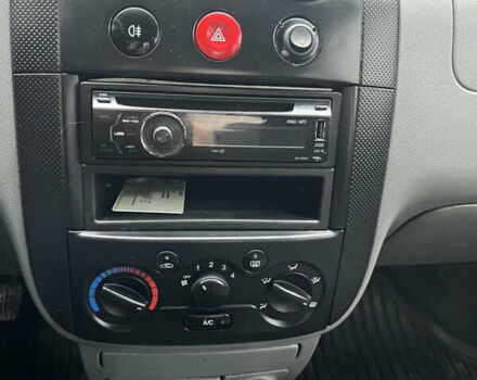 Чорний Шевроле Авео, об'ємом двигуна 1.5 л та пробігом 350 тис. км за 2600 $, фото 8 на Automoto.ua