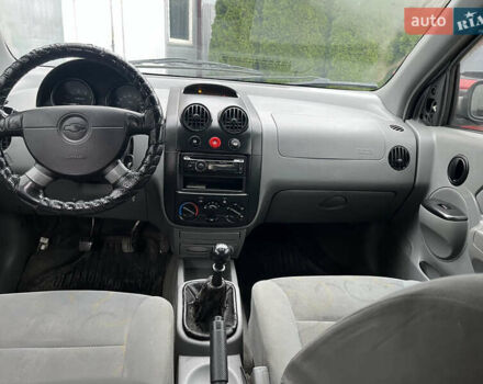 Чорний Шевроле Авео, об'ємом двигуна 1.5 л та пробігом 350 тис. км за 2600 $, фото 9 на Automoto.ua