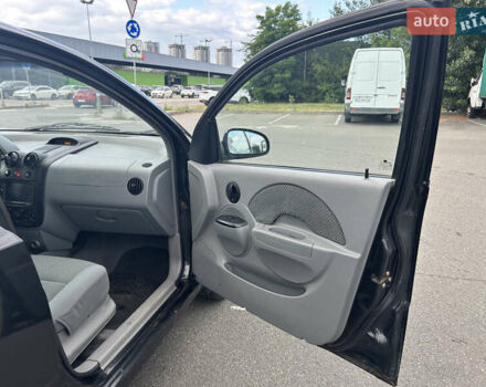 Черный Шевроле Авео, объемом двигателя 1.5 л и пробегом 280 тыс. км за 2500 $, фото 5 на Automoto.ua