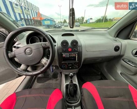 Черный Шевроле Авео, объемом двигателя 1.5 л и пробегом 580 тыс. км за 2500 $, фото 9 на Automoto.ua