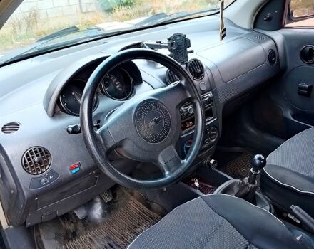 Черный Шевроле Авео, объемом двигателя 1.5 л и пробегом 370 тыс. км за 2500 $, фото 1 на Automoto.ua