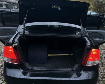 Черный Шевроле Авео, объемом двигателя 1.5 л и пробегом 260 тыс. км за 2950 $, фото 5 на Automoto.ua