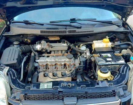 Черный Шевроле Авео, объемом двигателя 1.5 л и пробегом 380 тыс. км за 3100 $, фото 4 на Automoto.ua