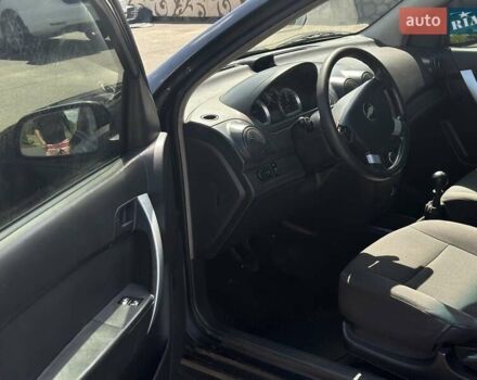 Черный Шевроле Авео, объемом двигателя 1.5 л и пробегом 290 тыс. км за 2800 $, фото 5 на Automoto.ua