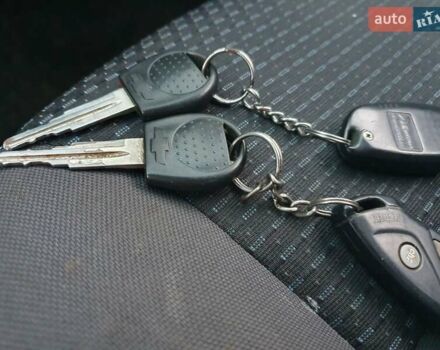 Черный Шевроле Авео, объемом двигателя 1.5 л и пробегом 120 тыс. км за 1600 $, фото 9 на Automoto.ua