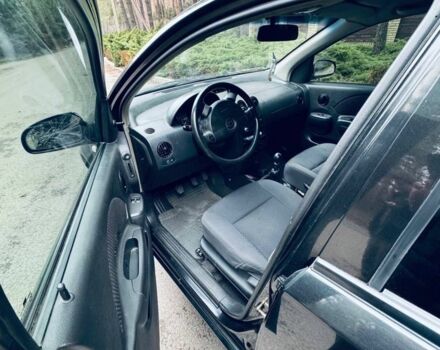 Черный Шевроле Авео, объемом двигателя 1.5 л и пробегом 74 тыс. км за 2480 $, фото 10 на Automoto.ua