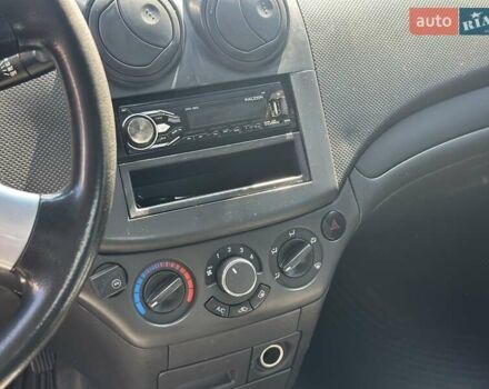 Черный Шевроле Авео, объемом двигателя 1.5 л и пробегом 290 тыс. км за 2800 $, фото 6 на Automoto.ua