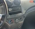 Черный Шевроле Авео, объемом двигателя 1.5 л и пробегом 290 тыс. км за 2800 $, фото 6 на Automoto.ua