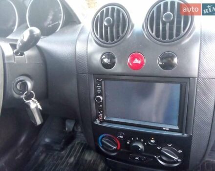 Черный Шевроле Авео, объемом двигателя 1.5 л и пробегом 188 тыс. км за 3600 $, фото 6 на Automoto.ua