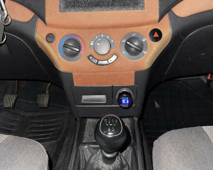 Шевроле Авео 2006 в Житомире на Automoto.ua Черный Шевроле Авео, объемом двигателя 1.5 л и пробегом 227 тыс. км за 4700 $, фото 40 на Automoto.ua