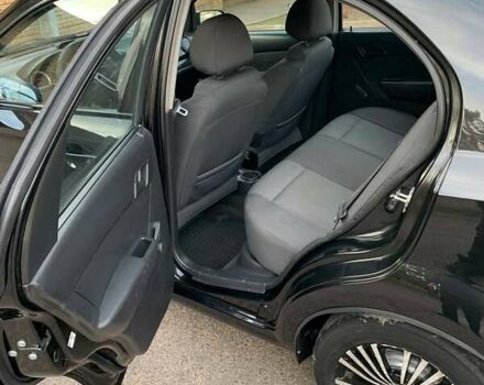 Черный Шевроле Авео, объемом двигателя 1.5 л и пробегом 205 тыс. км за 3650 $, фото 1 на Automoto.ua