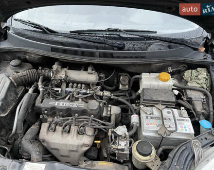 Черный Шевроле Авео, объемом двигателя 1.5 л и пробегом 155 тыс. км за 2150 $, фото 6 на Automoto.ua