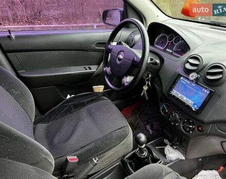 Черный Шевроле Авео, объемом двигателя 1.5 л и пробегом 210 тыс. км за 3200 $, фото 7 на Automoto.ua