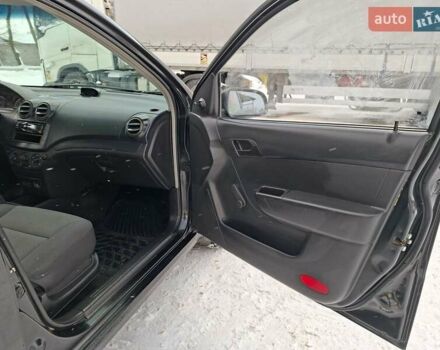 Черный Шевроле Авео, объемом двигателя 1.5 л и пробегом 213 тыс. км за 3900 $, фото 24 на Automoto.ua