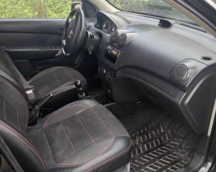 Черный Шевроле Авео, объемом двигателя 1.5 л и пробегом 143 тыс. км за 2800 $, фото 3 на Automoto.ua