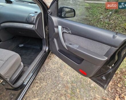 Черный Шевроле Авео, объемом двигателя 1.5 л и пробегом 256 тыс. км за 4200 $, фото 9 на Automoto.ua