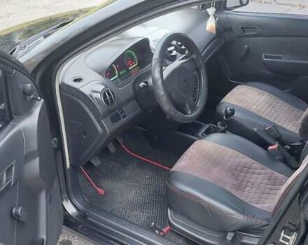 Черный Шевроле Авео, объемом двигателя 1.5 л и пробегом 196 тыс. км за 3800 $, фото 2 на Automoto.ua