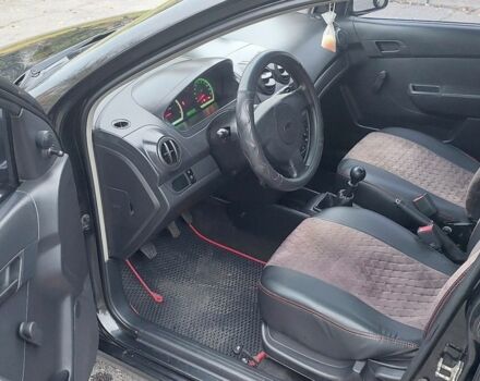 Черный Шевроле Авео, объемом двигателя 1.5 л и пробегом 196 тыс. км за 3800 $, фото 6 на Automoto.ua