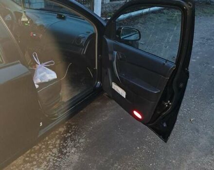 Черный Шевроле Авео, объемом двигателя 1.5 л и пробегом 272 тыс. км за 3700 $, фото 6 на Automoto.ua