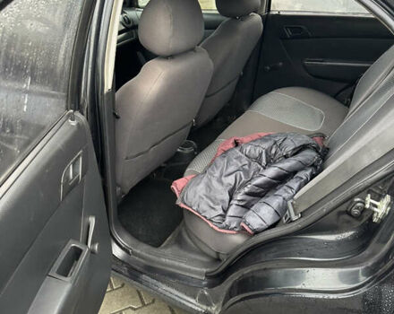 Черный Шевроле Авео, объемом двигателя 1.5 л и пробегом 300 тыс. км за 3400 $, фото 6 на Automoto.ua