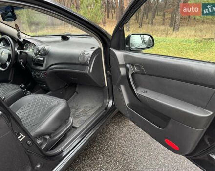 Черный Шевроле Авео, объемом двигателя 1.5 л и пробегом 183 тыс. км за 2900 $, фото 33 на Automoto.ua