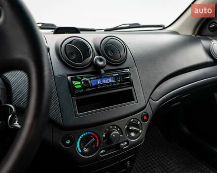 Шевроле Авео 2011 в Киеве на Automoto.ua Черный Шевроле Авео, объемом двигателя 1.5 л и пробегом 85 тыс. км за 5083 $, фото 12 на Automoto.ua