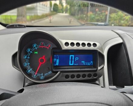 Черный Шевроле Авео, объемом двигателя 1.4 л и пробегом 98 тыс. км за 5500 $, фото 10 на Automoto.ua