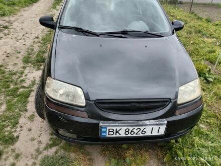 Черный Шевроле Авео, объемом двигателя 1.5 л и пробегом 200 тыс. км за 1600 $, фото 1 на Automoto.ua