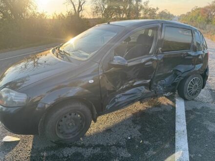 Черный Шевроле Авео, объемом двигателя 1.5 л и пробегом 200 тыс. км за 1300 $, фото 1 на Automoto.ua