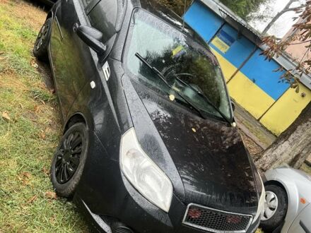 Черный Шевроле Авео, объемом двигателя 1.5 л и пробегом 300 тыс. км за 2800 $, фото 1 на Automoto.ua