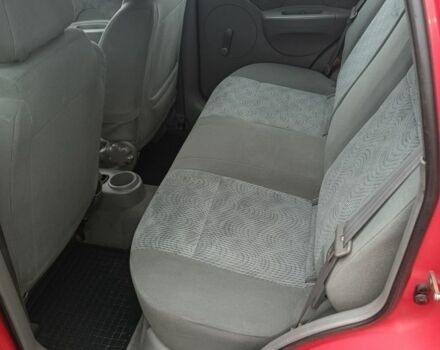 Красный Шевроле Авео, объемом двигателя 1.2 л и пробегом 305 тыс. км за 1600 $, фото 4 на Automoto.ua