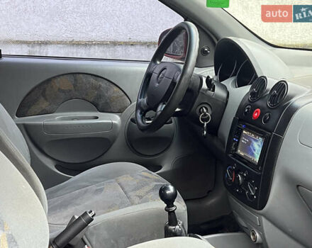 Красный Шевроле Авео, объемом двигателя 1.5 л и пробегом 190 тыс. км за 2450 $, фото 12 на Automoto.ua