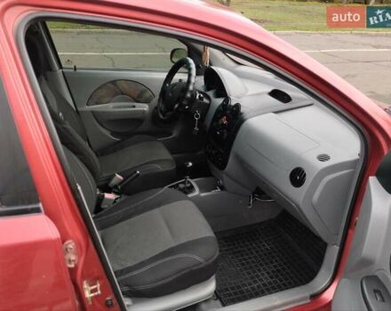 Красный Шевроле Авео, объемом двигателя 1.5 л и пробегом 275 тыс. км за 3700 $, фото 9 на Automoto.ua