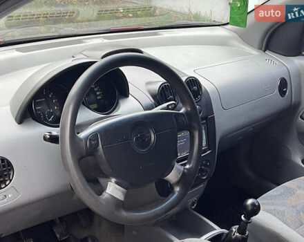 Красный Шевроле Авео, объемом двигателя 1.5 л и пробегом 190 тыс. км за 2450 $, фото 6 на Automoto.ua