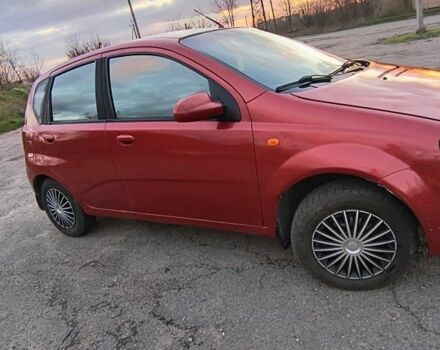Красный Шевроле Авео, объемом двигателя 1.5 л и пробегом 281 тыс. км за 2900 $, фото 1 на Automoto.ua