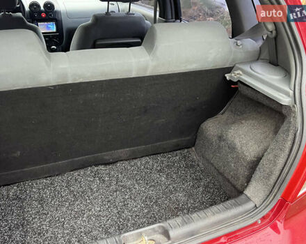 Красный Шевроле Авео, объемом двигателя 1.5 л и пробегом 190 тыс. км за 2450 $, фото 16 на Automoto.ua