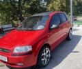 Красный Шевроле Авео, объемом двигателя 1.5 л и пробегом 288 тыс. км за 2800 $, фото 1 на Automoto.ua
