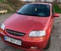 Красный Шевроле Авео, объемом двигателя 1.5 л и пробегом 281 тыс. км за 2900 $, фото 1 на Automoto.ua