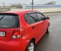 Красный Шевроле Авео, объемом двигателя 1.5 л и пробегом 400 тыс. км за 2400 $, фото 3 на Automoto.ua