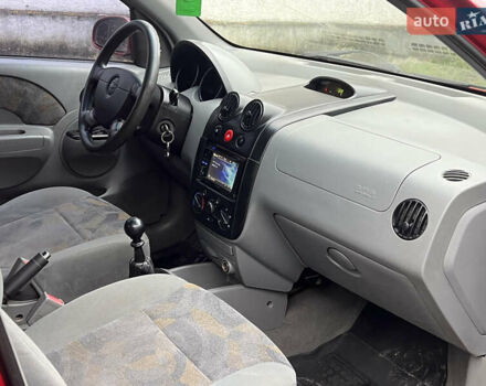 Красный Шевроле Авео, объемом двигателя 1.5 л и пробегом 190 тыс. км за 2450 $, фото 10 на Automoto.ua