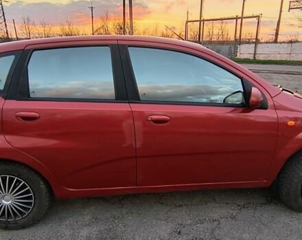 Красный Шевроле Авео, объемом двигателя 1.5 л и пробегом 281 тыс. км за 2900 $, фото 4 на Automoto.ua