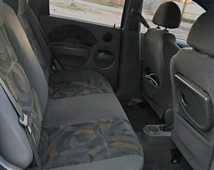 Красный Шевроле Авео, объемом двигателя 1.5 л и пробегом 281 тыс. км за 2900 $, фото 6 на Automoto.ua