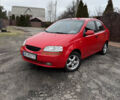 Красный Шевроле Авео, объемом двигателя 1.5 л и пробегом 225 тыс. км за 3650 $, фото 1 на Automoto.ua
