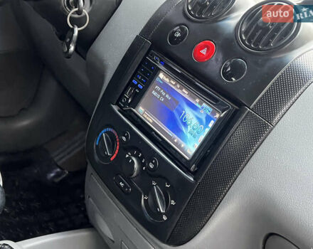 Красный Шевроле Авео, объемом двигателя 1.5 л и пробегом 190 тыс. км за 2450 $, фото 11 на Automoto.ua