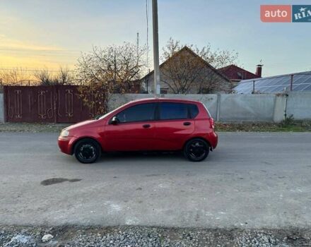 Красный Шевроле Авео, объемом двигателя 1.5 л и пробегом 306 тыс. км за 2000 $, фото 2 на Automoto.ua