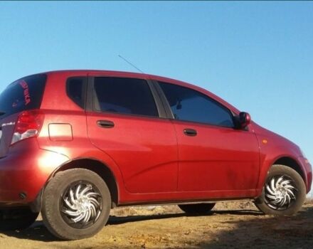 Красный Шевроле Авео, объемом двигателя 1.5 л и пробегом 190 тыс. км за 2800 $, фото 1 на Automoto.ua