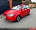 Красный Шевроле Авео, объемом двигателя 1.5 л и пробегом 280 тыс. км за 2700 $, фото 1 на Automoto.ua