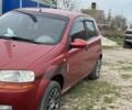 Красный Шевроле Авео, объемом двигателя 1.5 л и пробегом 270 тыс. км за 3000 $, фото 1 на Automoto.ua
