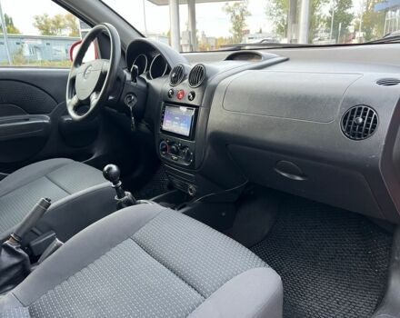 Червоний Шевроле Авео, об'ємом двигуна 1.5 л та пробігом 256 тис. км за 3300 $, фото 10 на Automoto.ua